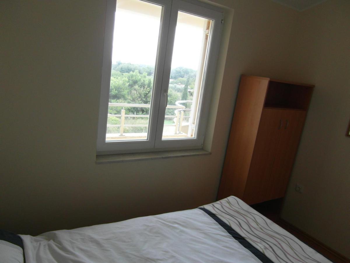 Bentley - Sea-View - 2 Bedroom Apartment Premantura Exterior foto