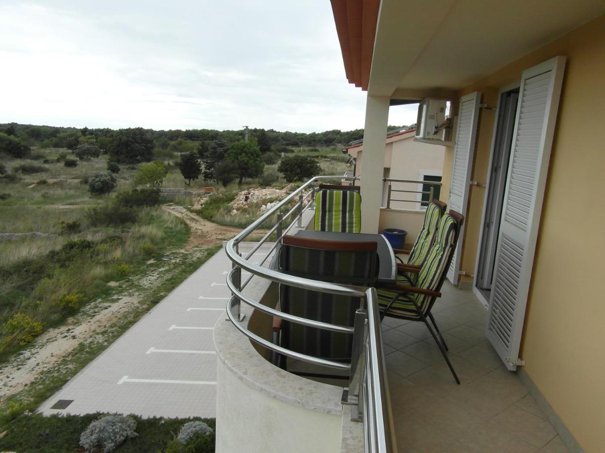 Bentley - Sea-View - 2 Bedroom Apartment Premantura Exterior foto