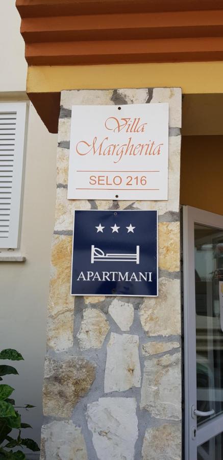 Bentley - Sea-View - 2 Bedroom Apartment Premantura Exterior foto