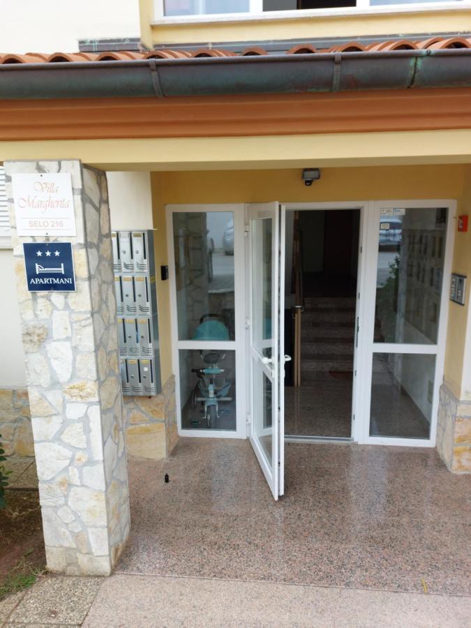 Bentley - Sea-View - 2 Bedroom Apartment Premantura Exterior foto